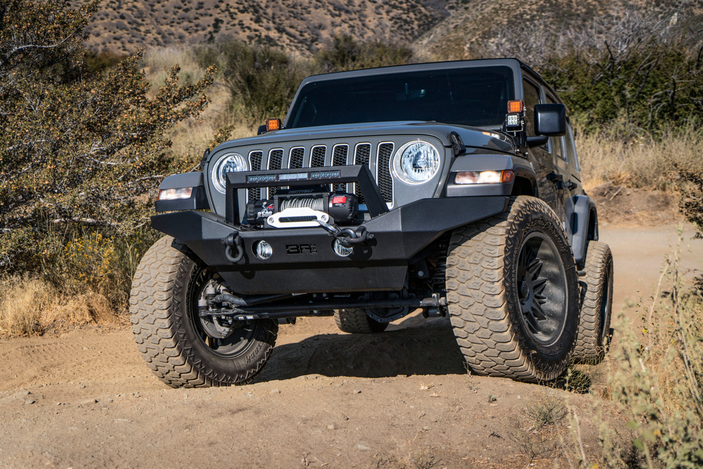 Rugged Steel Front Bumper Skid Plate: Jeep Wrangler JL & Gladiator JT Protection