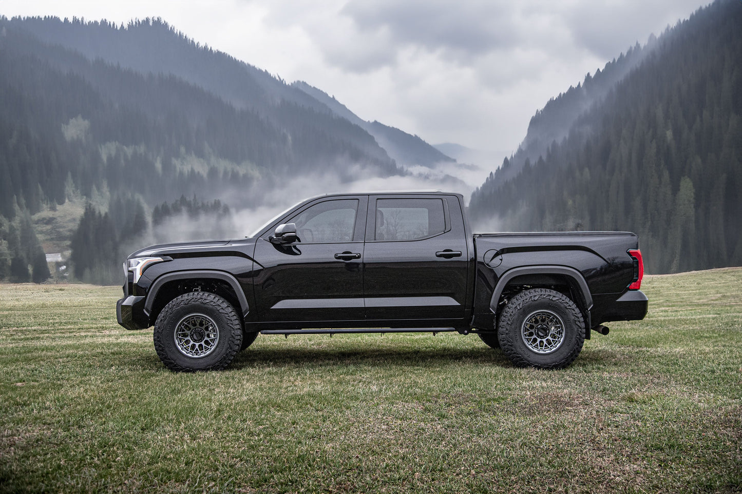 3 Inch Lift Kit | FOX 2.5 Performance Elite Series | Toyota Tundra (22-25) 4WD