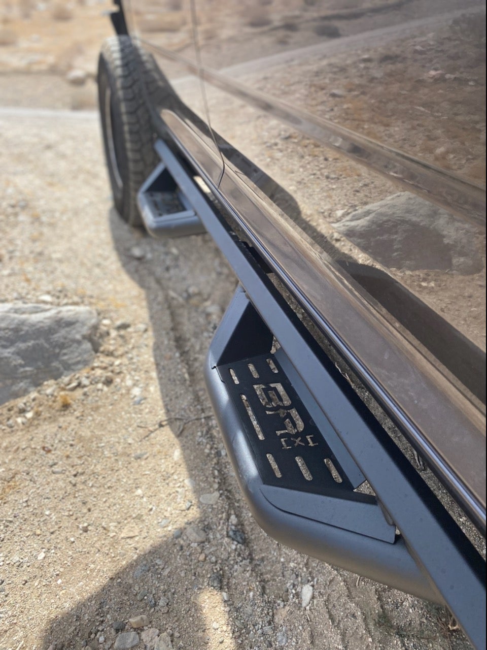 2009-2018 DODGE RAM 1500 CREW CAB/2018-2024 DODGE RAM 1500 CREW CAB (CLASSIC BODY STYLE) 2010-2024 RAM 2500/3500/4500/5500 CREW CAB AMBUSH SIDE STEPS