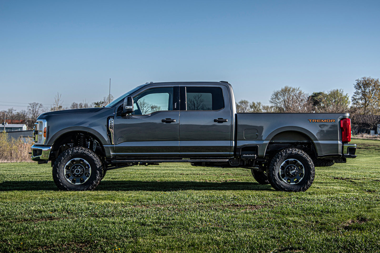 5 Inch Lift Kit w/ Radius Arm | Ford F250/F350 Super Duty (23-26) 4WD | Gas