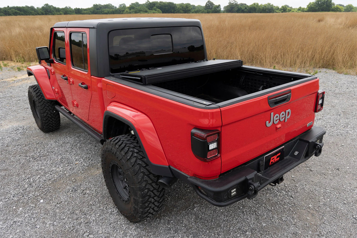 Hard Tri-Fold Flip Up Bed Cover Jeep Gladiator JT 4wd 20-25 by Rough Country