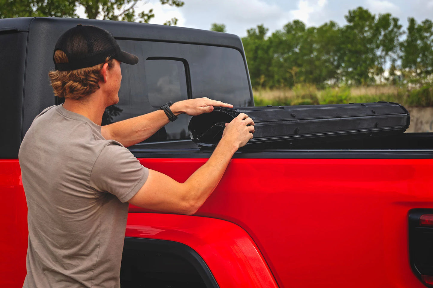 Hard Roll Up Bed Cover 5' Bed Jeep Gladiator JT 4WD 20-25 by Rough Country
