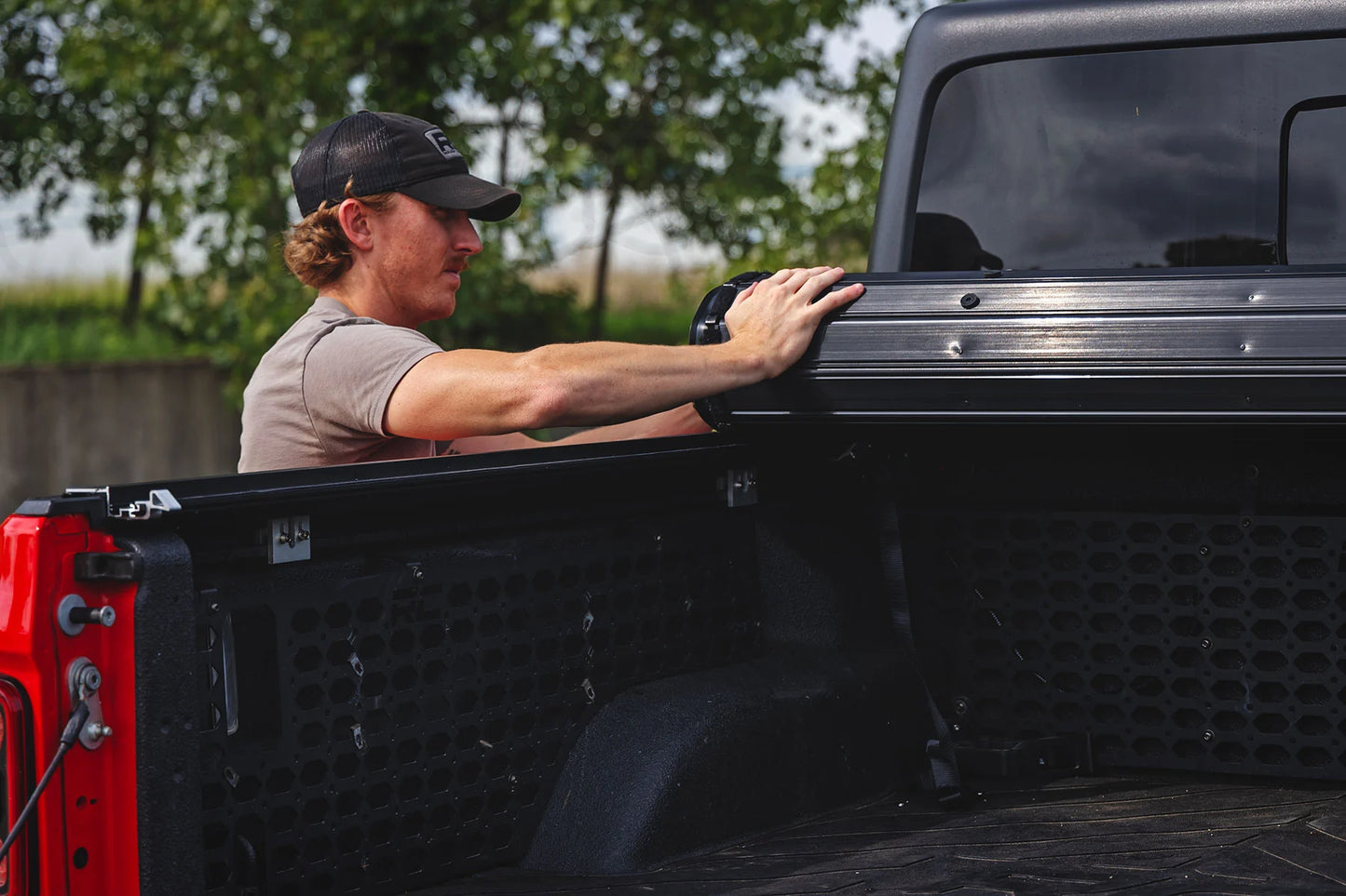 Hard Roll Up Bed Cover 5' Bed Jeep Gladiator JT 4WD 20-25 by Rough Country