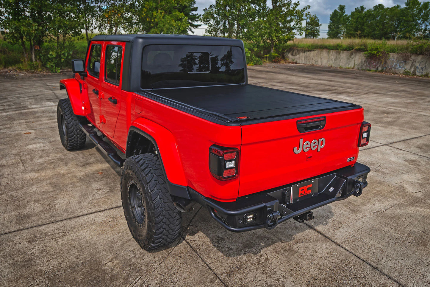 Hard Roll Up Bed Cover 5' Bed Jeep Gladiator JT 4WD 20-25 by Rough Country